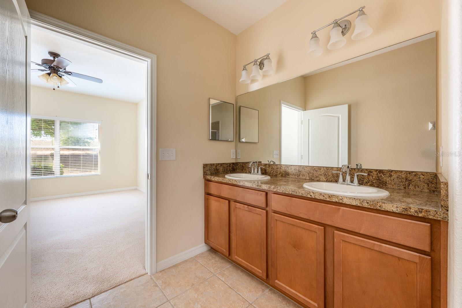 Image 27 of 41 For 3205 Sonesta Court F
