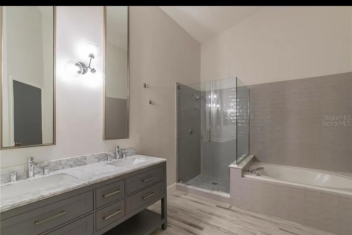 Image 17 of 34 For 5999 Lake Pointe Drive 602