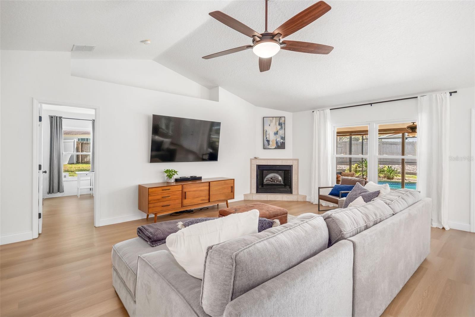 Image 10 of 34 For 1624 Malcolm Pointe Drive
