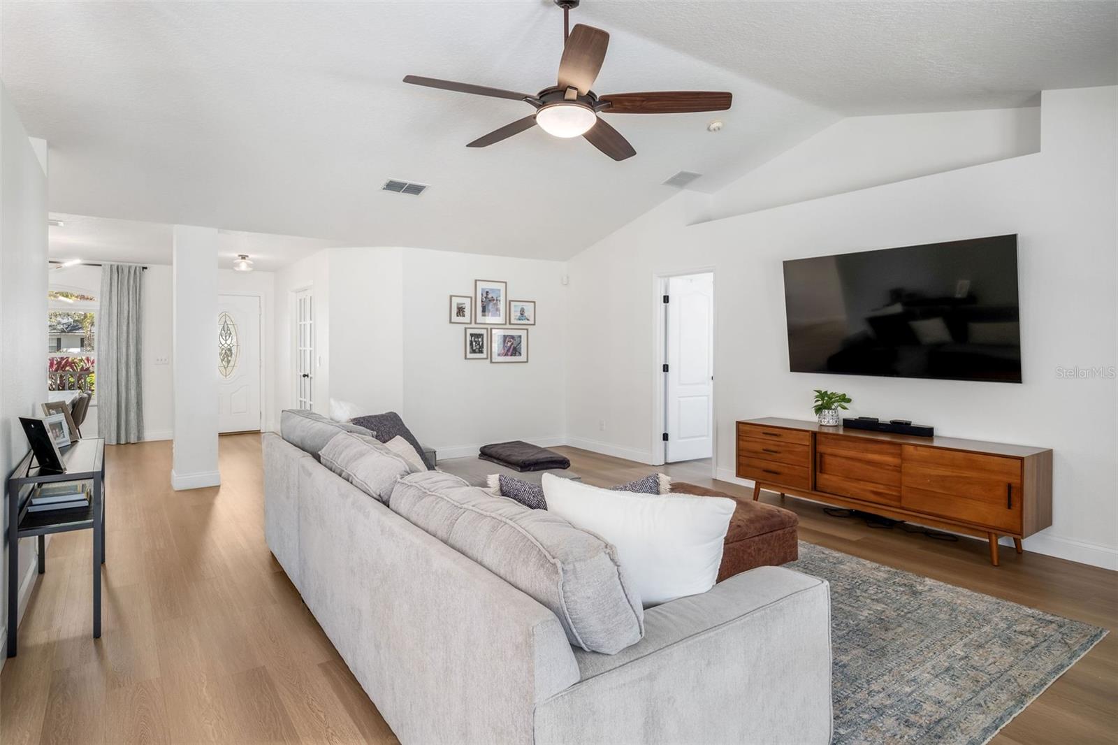 Image 3 of 34 For 1624 Malcolm Pointe Drive