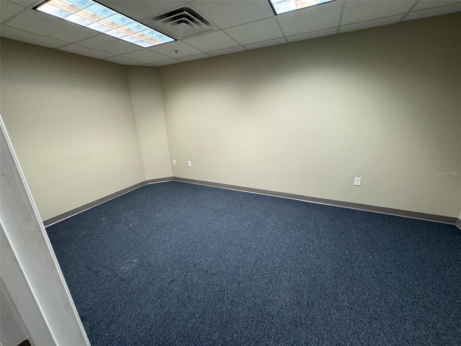 Image 9 of 11 For 5749 Westgate Drive Unit 103