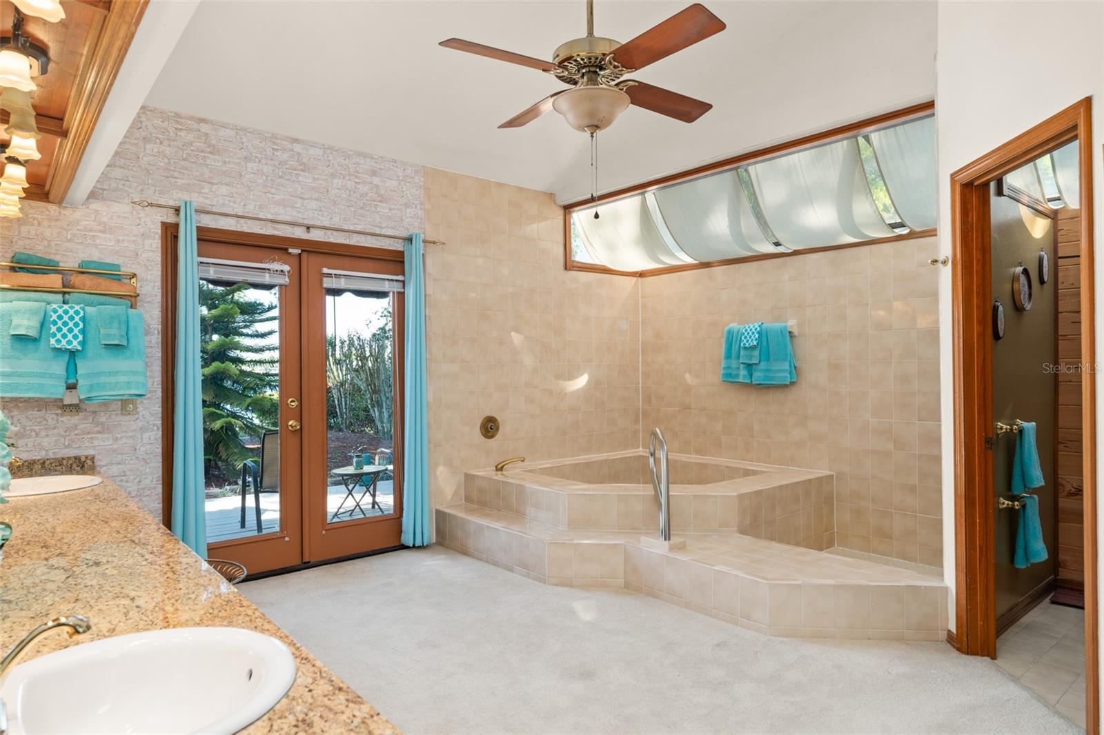 Image 19 of 37 For 2926 Marquesas Ct