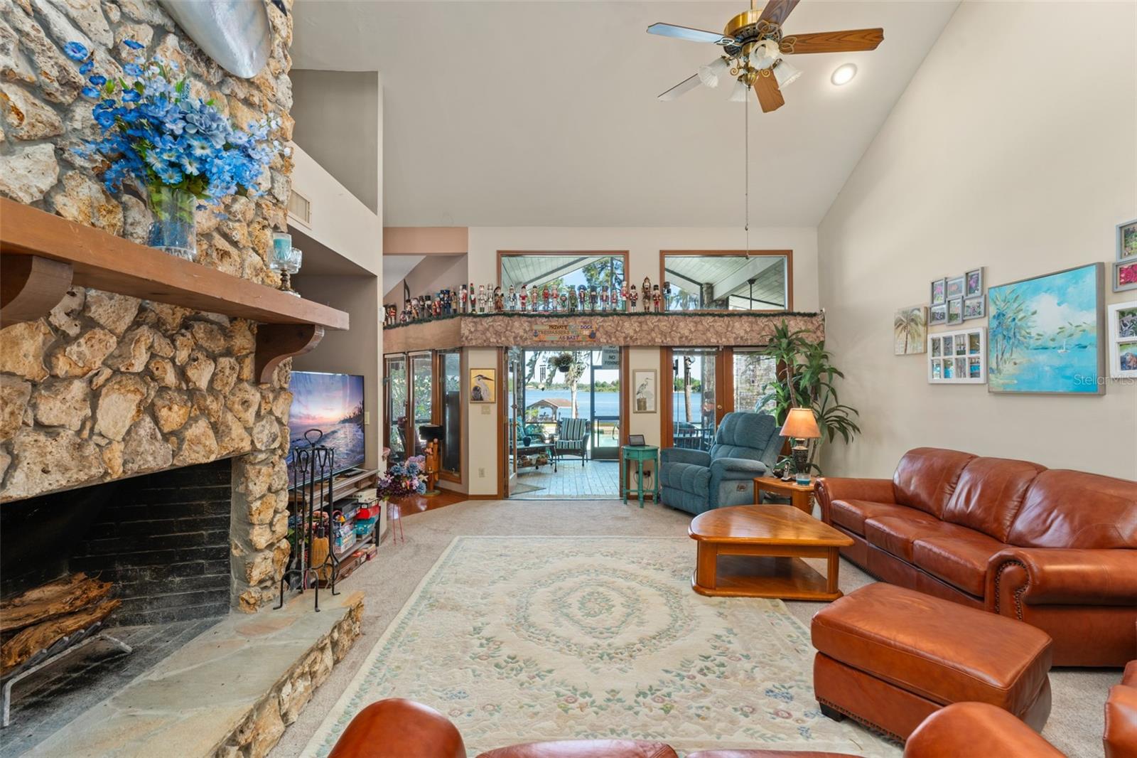 Image 22 of 37 For 2926 Marquesas Ct