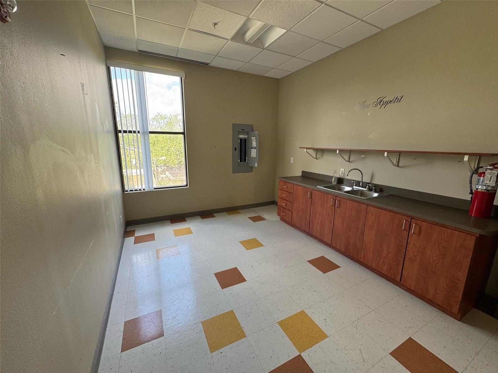 Image 14 of 15 For 5749 Westgate Drive Unit 305