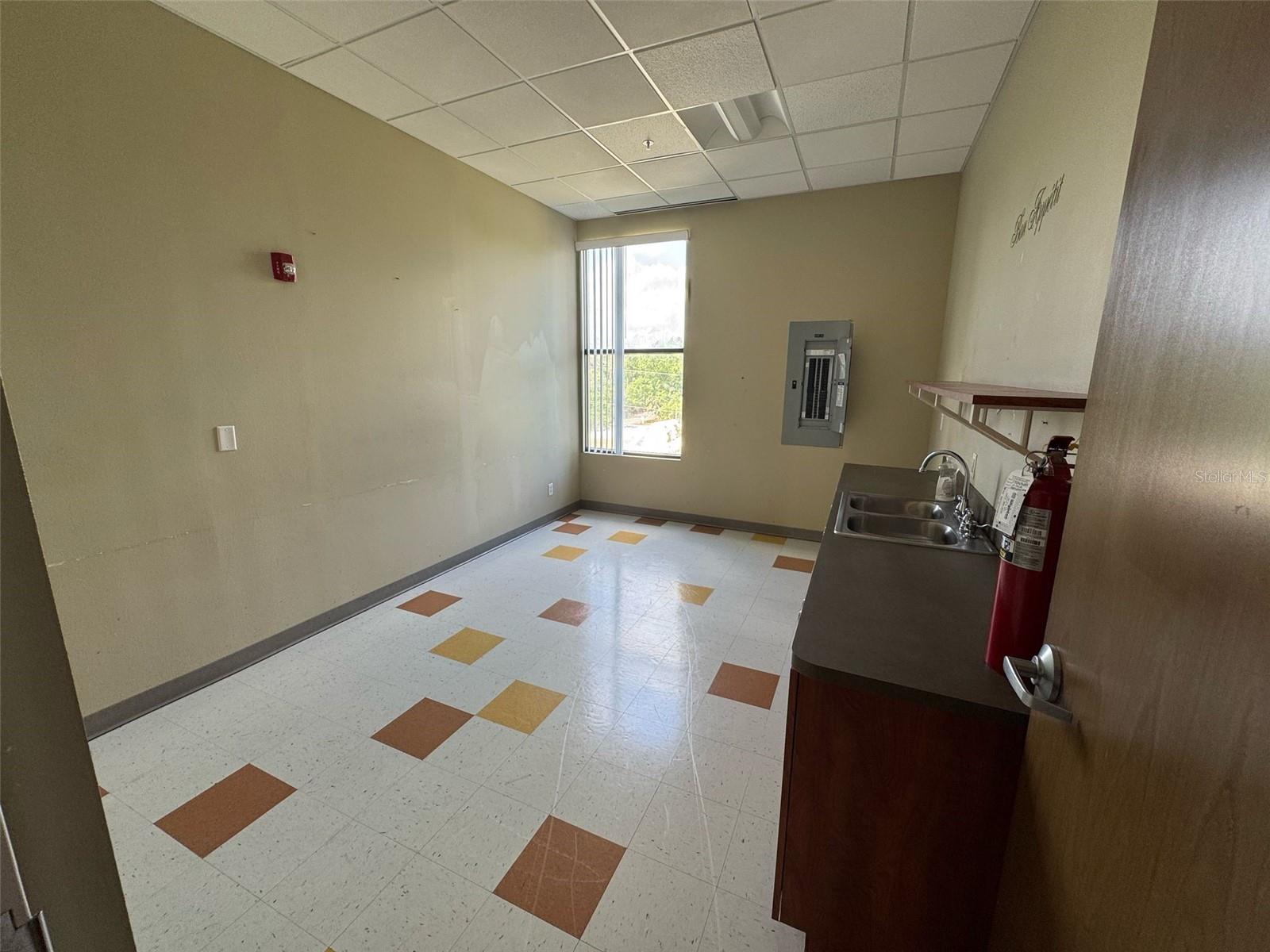 Image 15 of 15 For 5749 Westgate Drive Unit 305