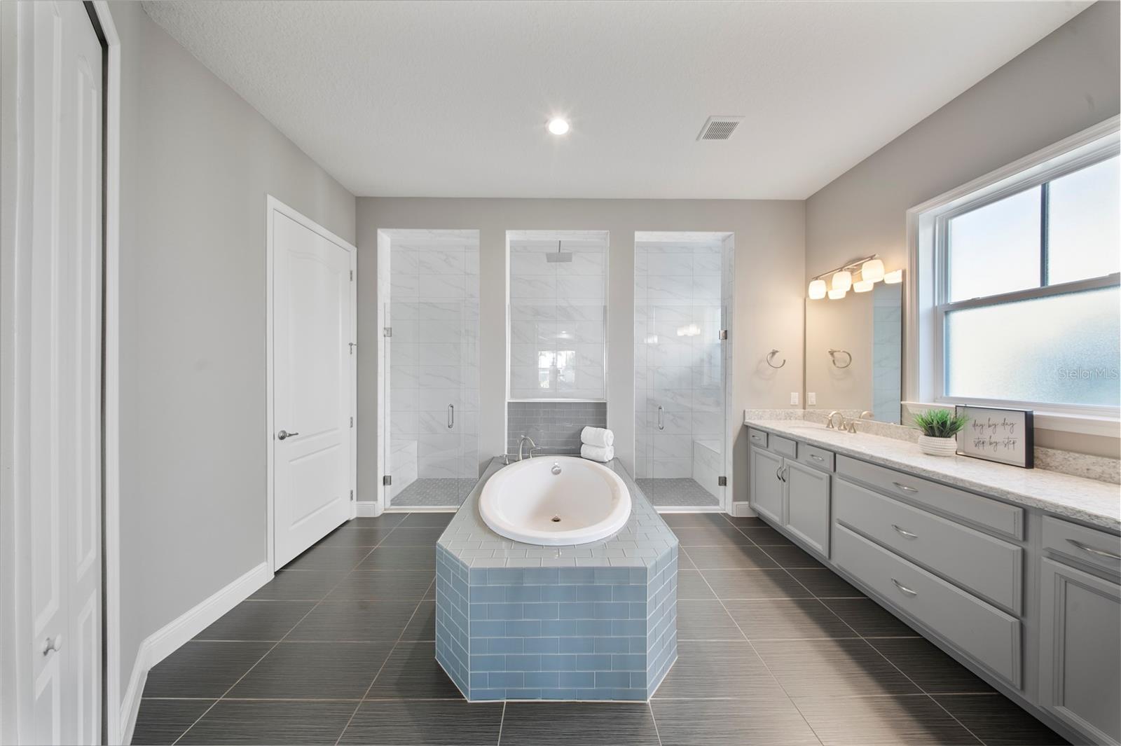 Image 12 of 47 For 8638 Finsen Street