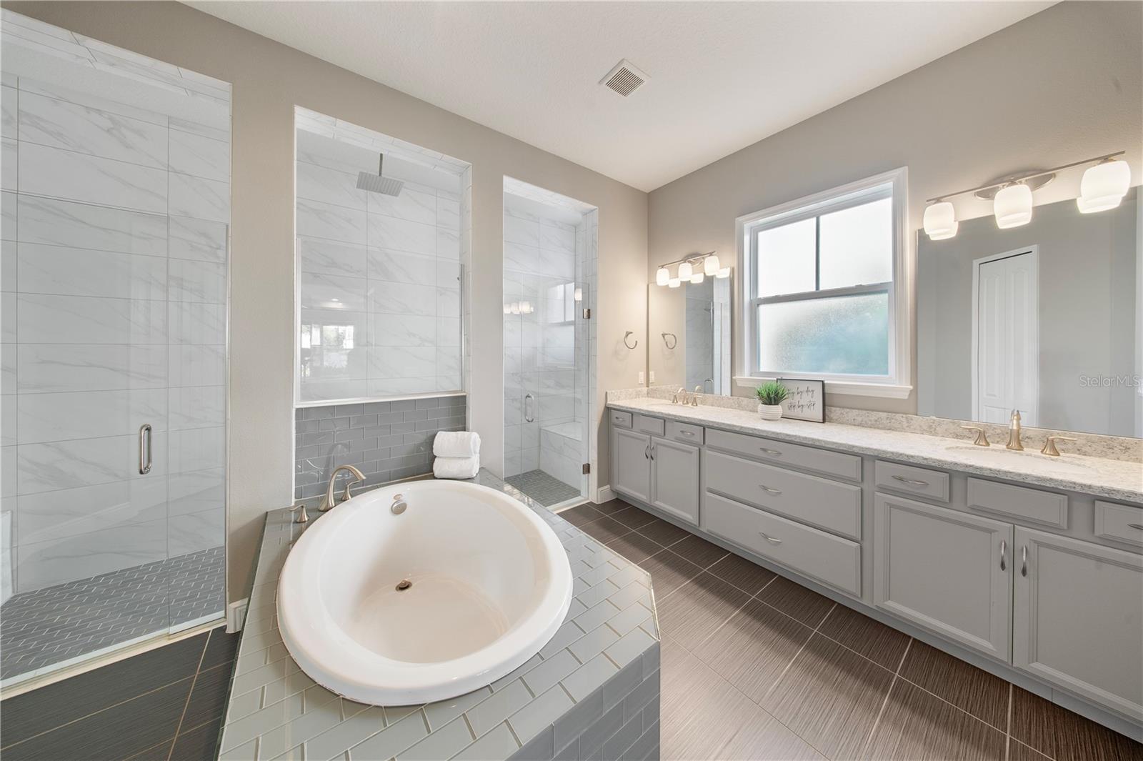 Image 13 of 47 For 8638 Finsen Street