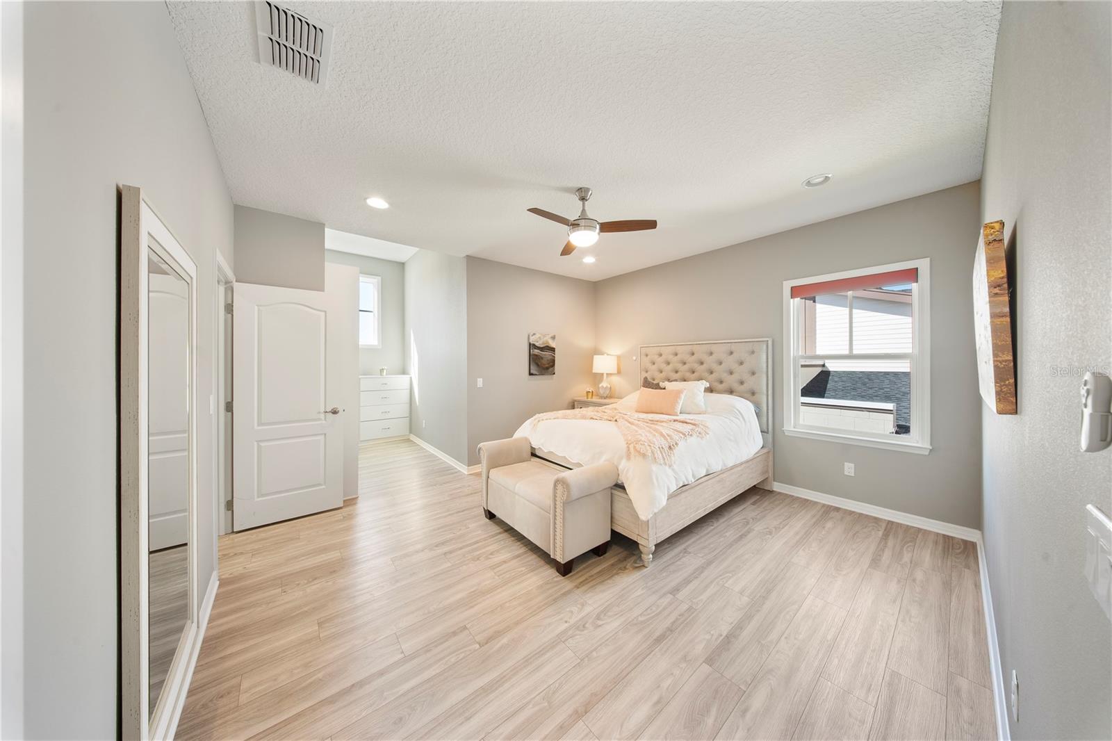 Image 19 of 47 For 8638 Finsen Street
