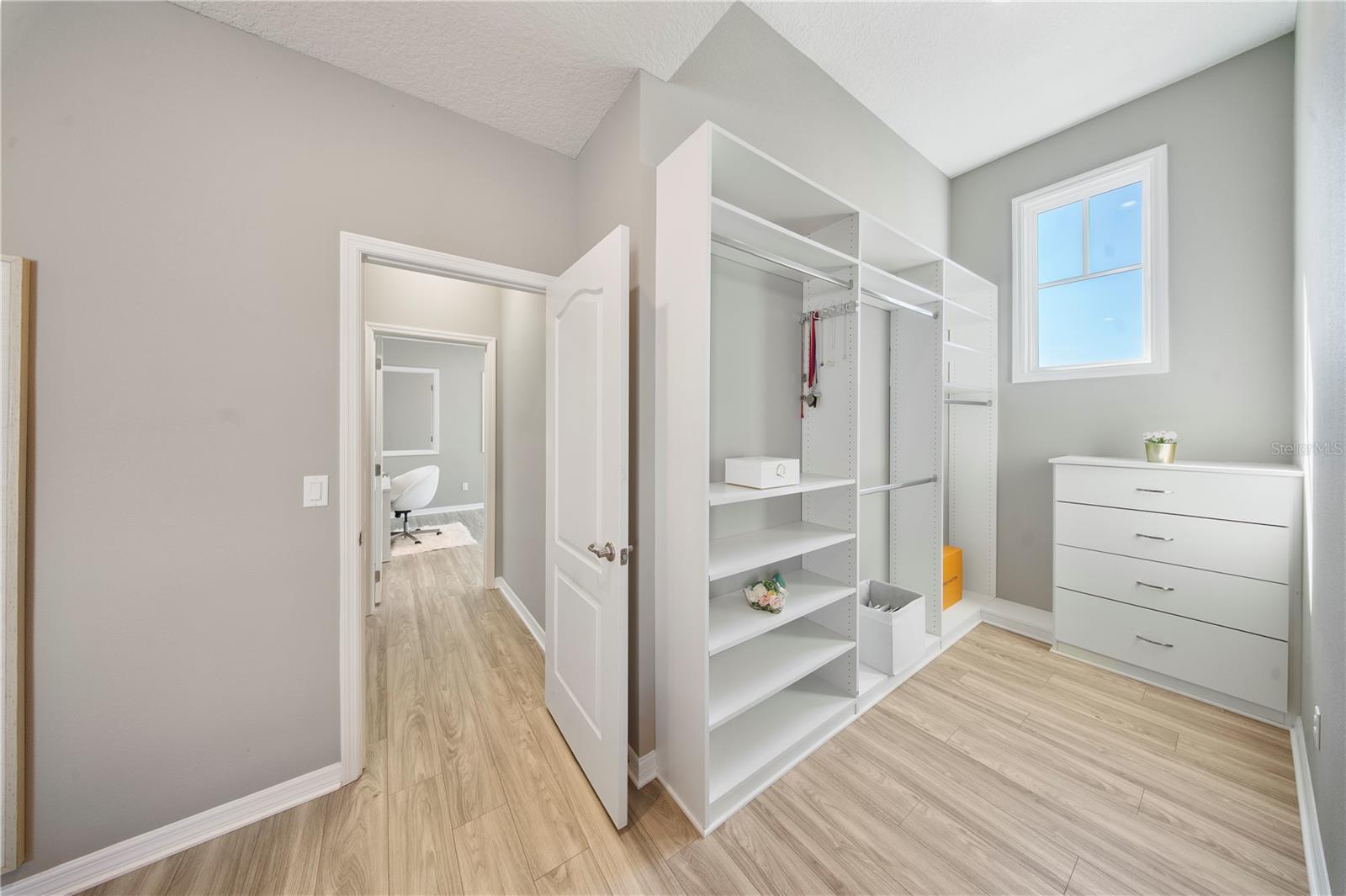 Image 21 of 47 For 8638 Finsen Street