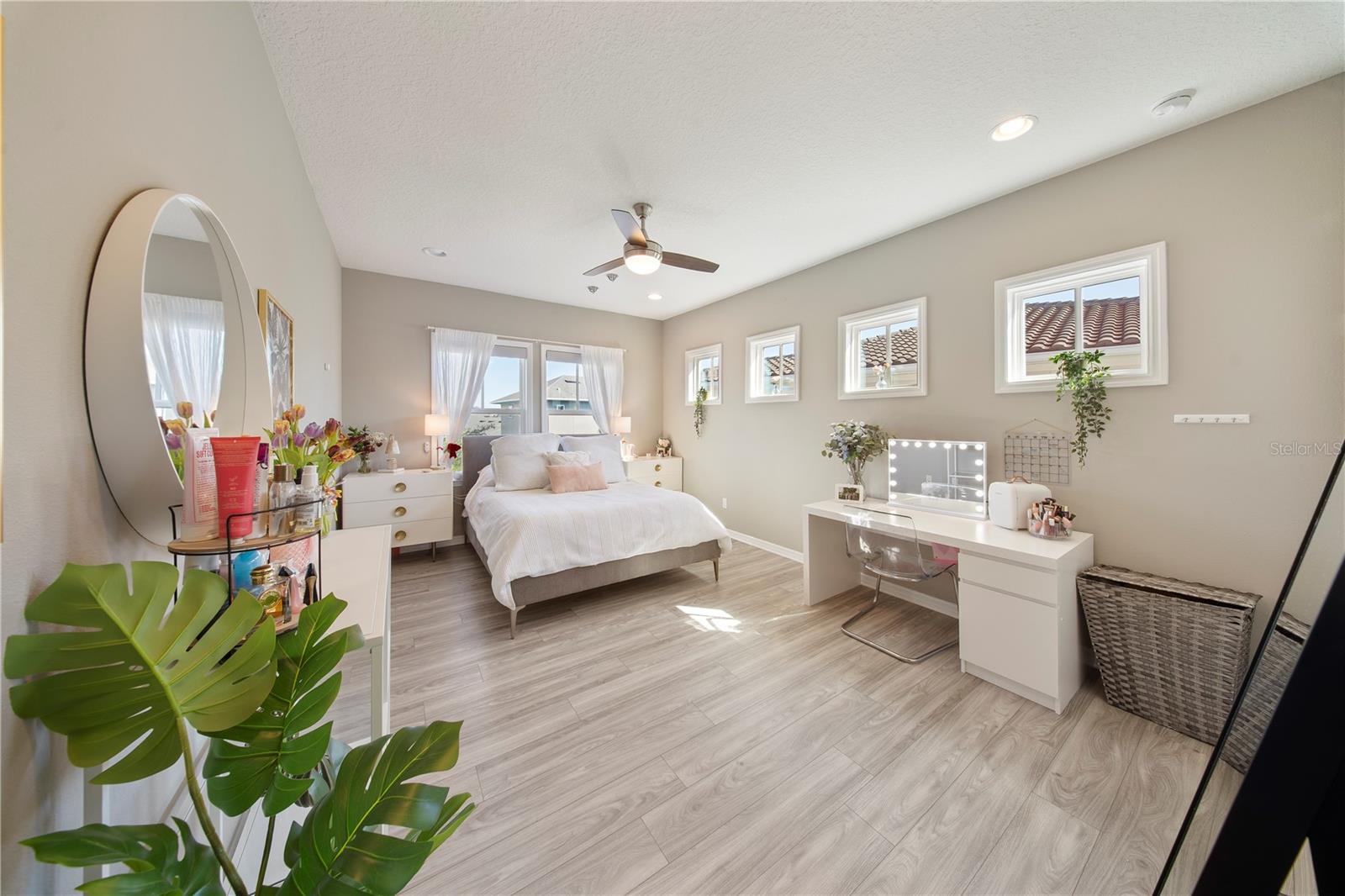 Image 24 of 47 For 8638 Finsen Street