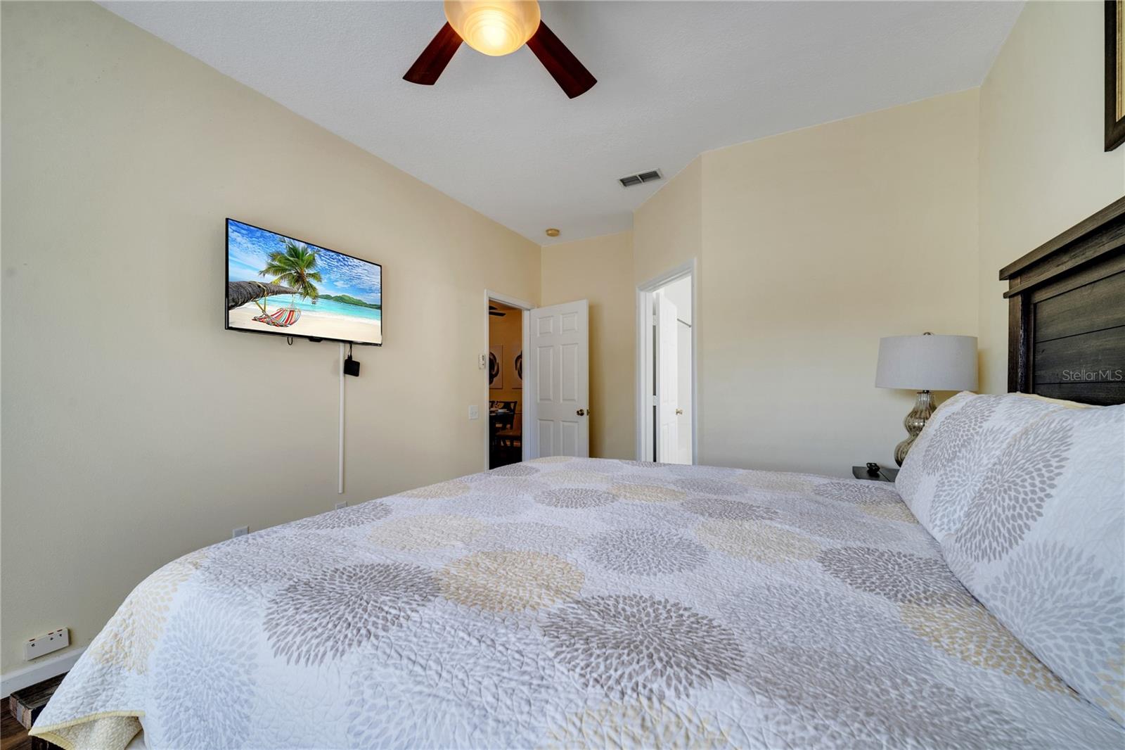Image 23 of 61 For 8118 Fan Palm Way
