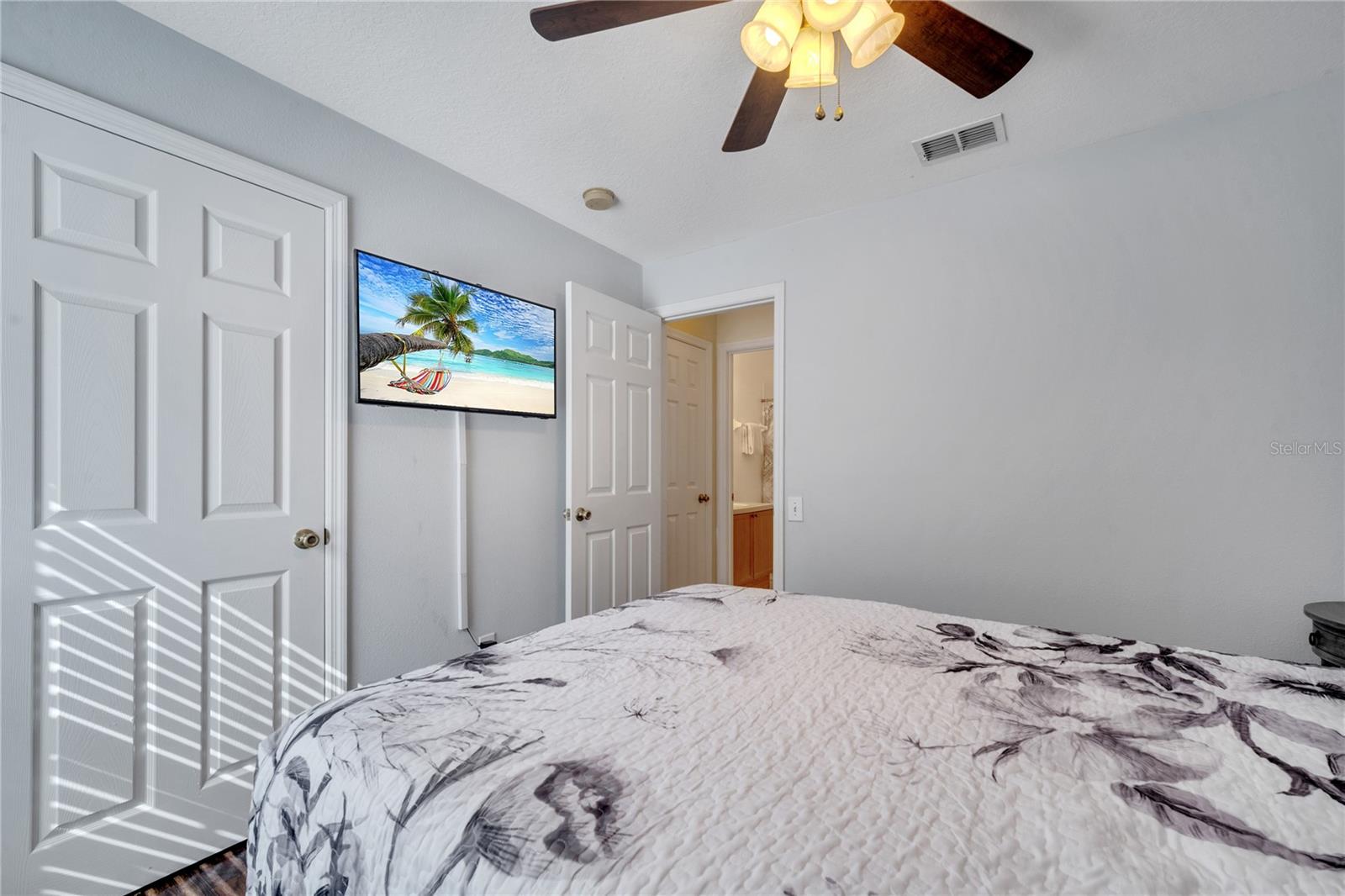 Image 27 of 61 For 8118 Fan Palm Way