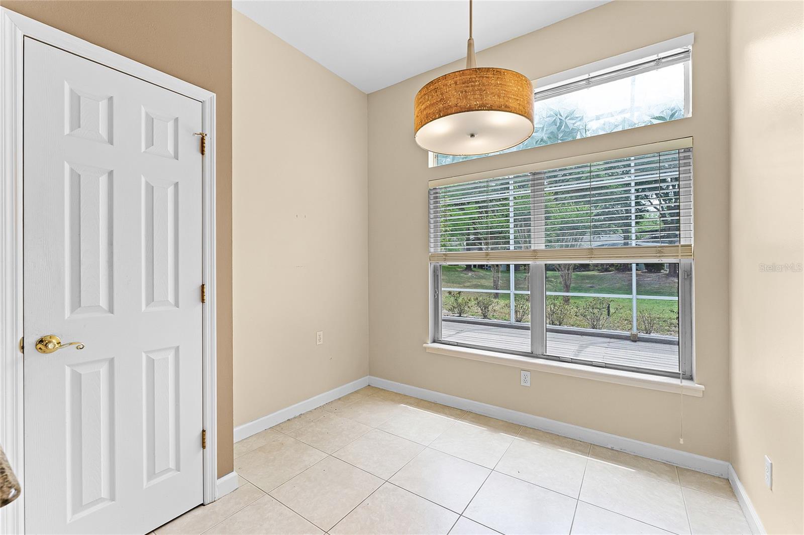 Image 15 of 60 For 131 Wimbledon Circle