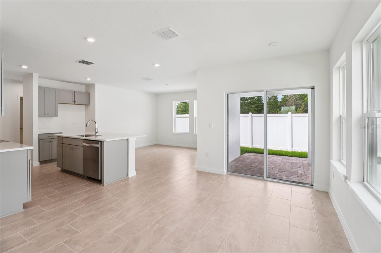 Image 6 of 27 For 6446 Horseshoe Lane Way