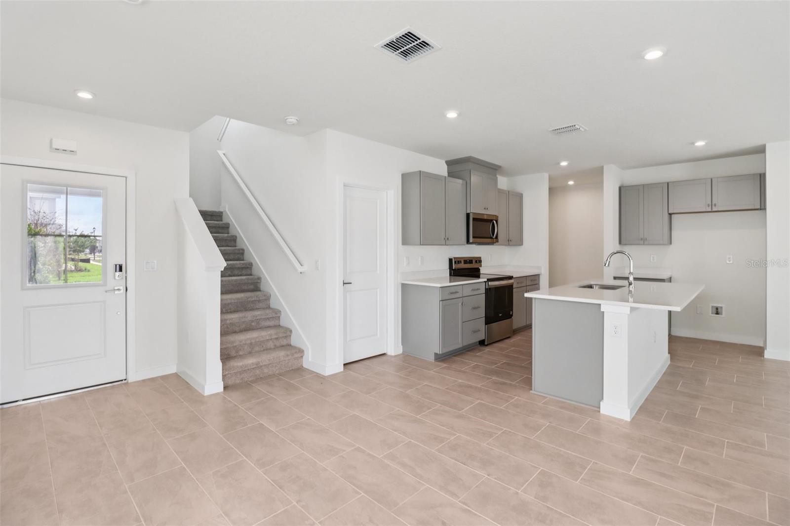 Image 7 of 27 For 6446 Horseshoe Lane Way