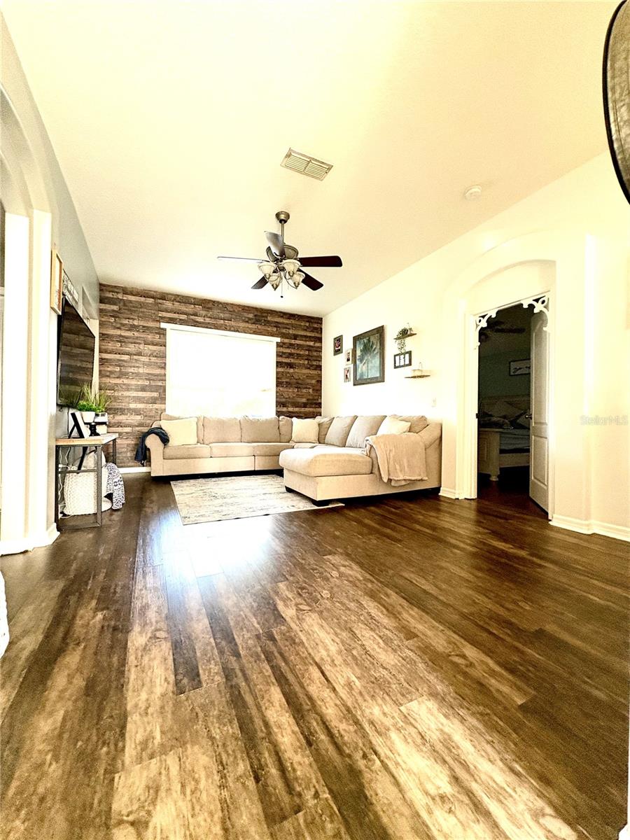Image 6 of 27 For 111 Jubilee Circle