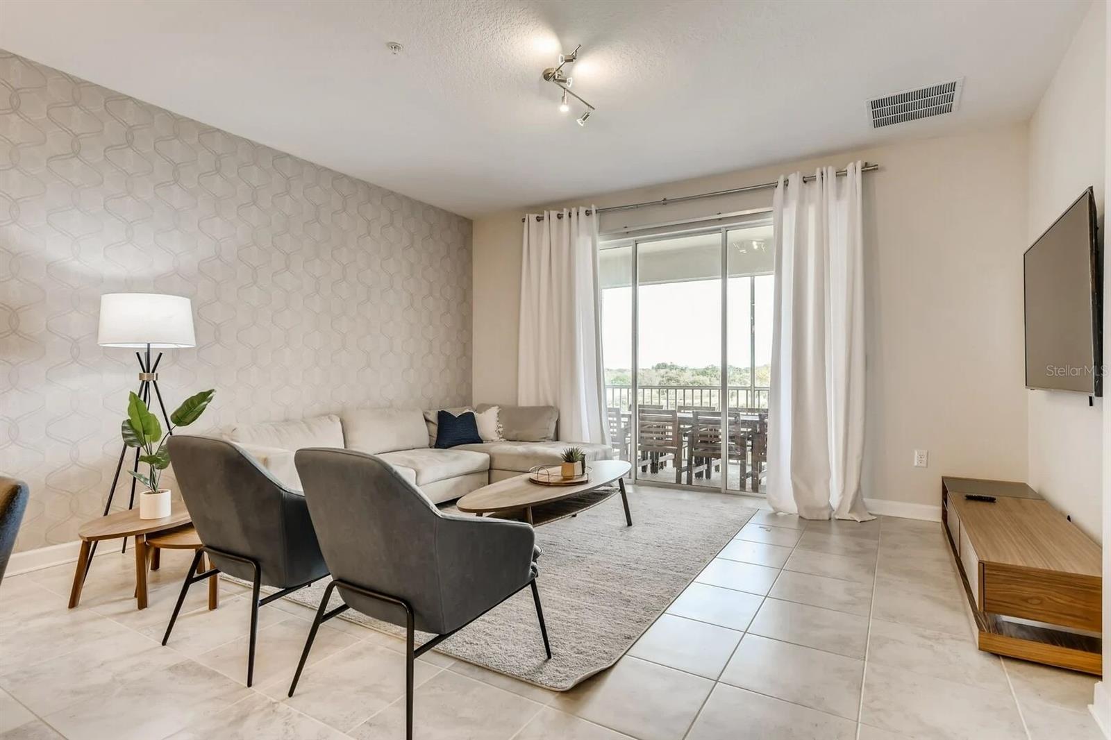 Listing photo id 4 for 545 Ocean Course Avenue 545