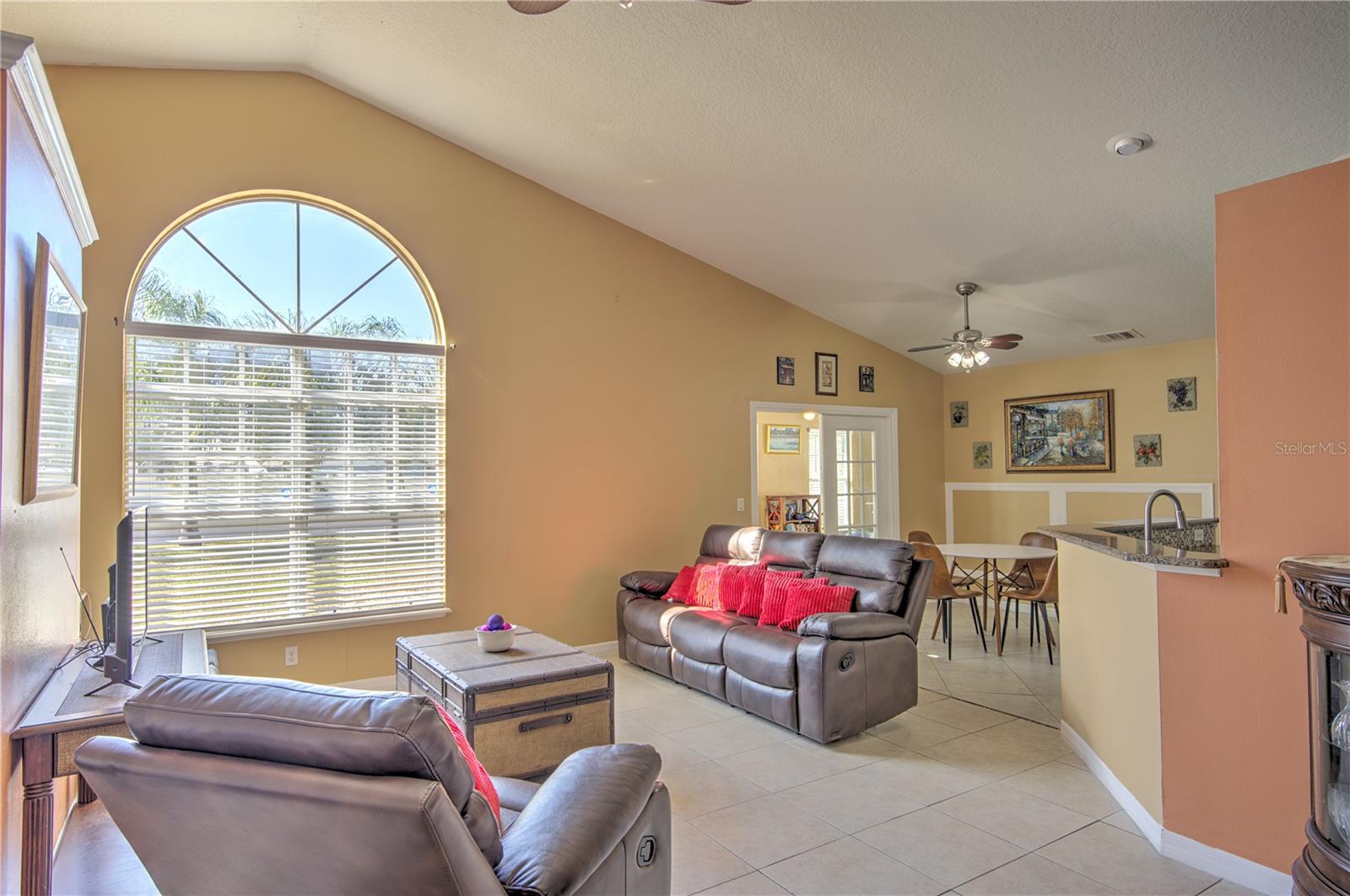 Image 9 of 36 For 684 Yorkshire Drive