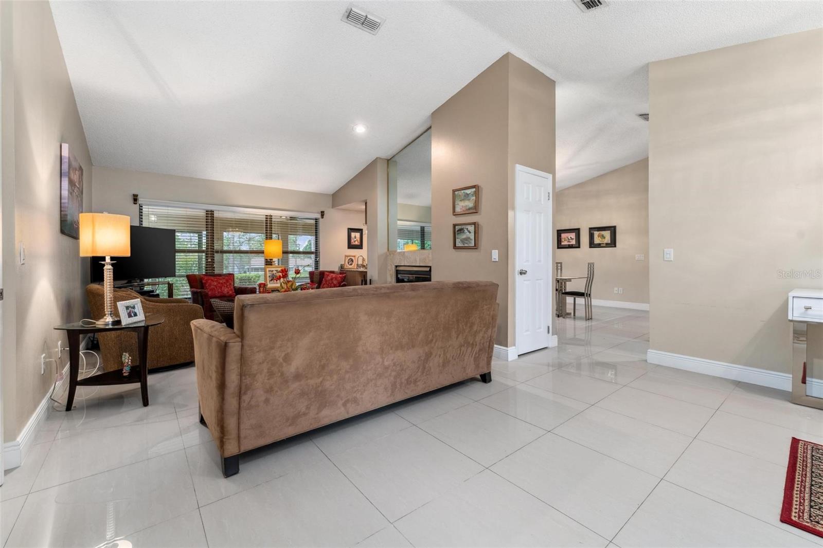 Image 11 of 61 For 9056 Woodbreeze Boulevard