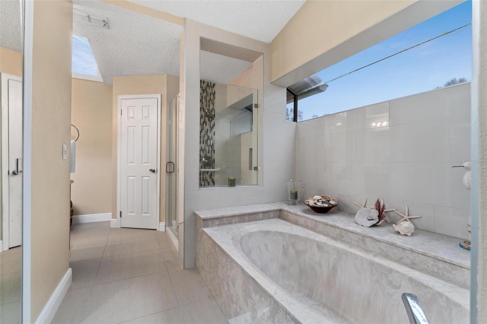 Image 19 of 61 For 9056 Woodbreeze Boulevard