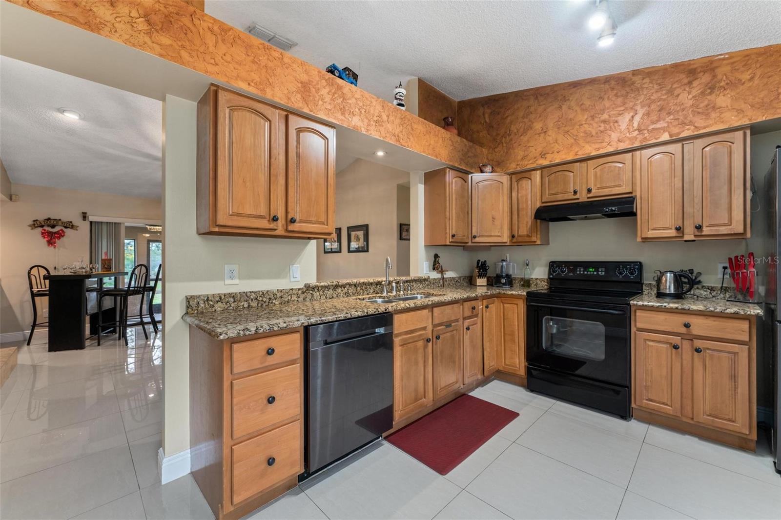Image 38 of 61 For 9056 Woodbreeze Boulevard