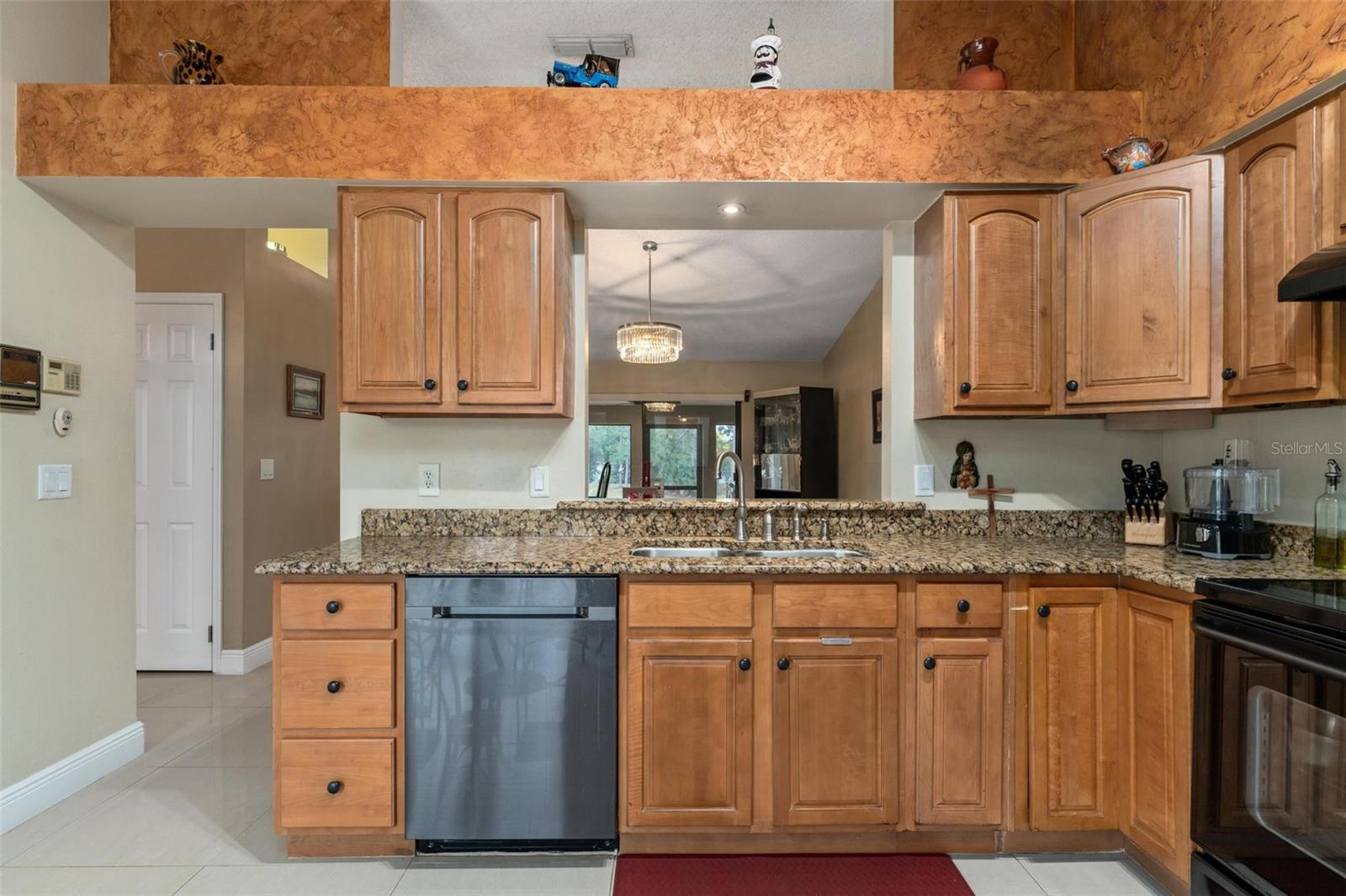 Image 39 of 61 For 9056 Woodbreeze Boulevard