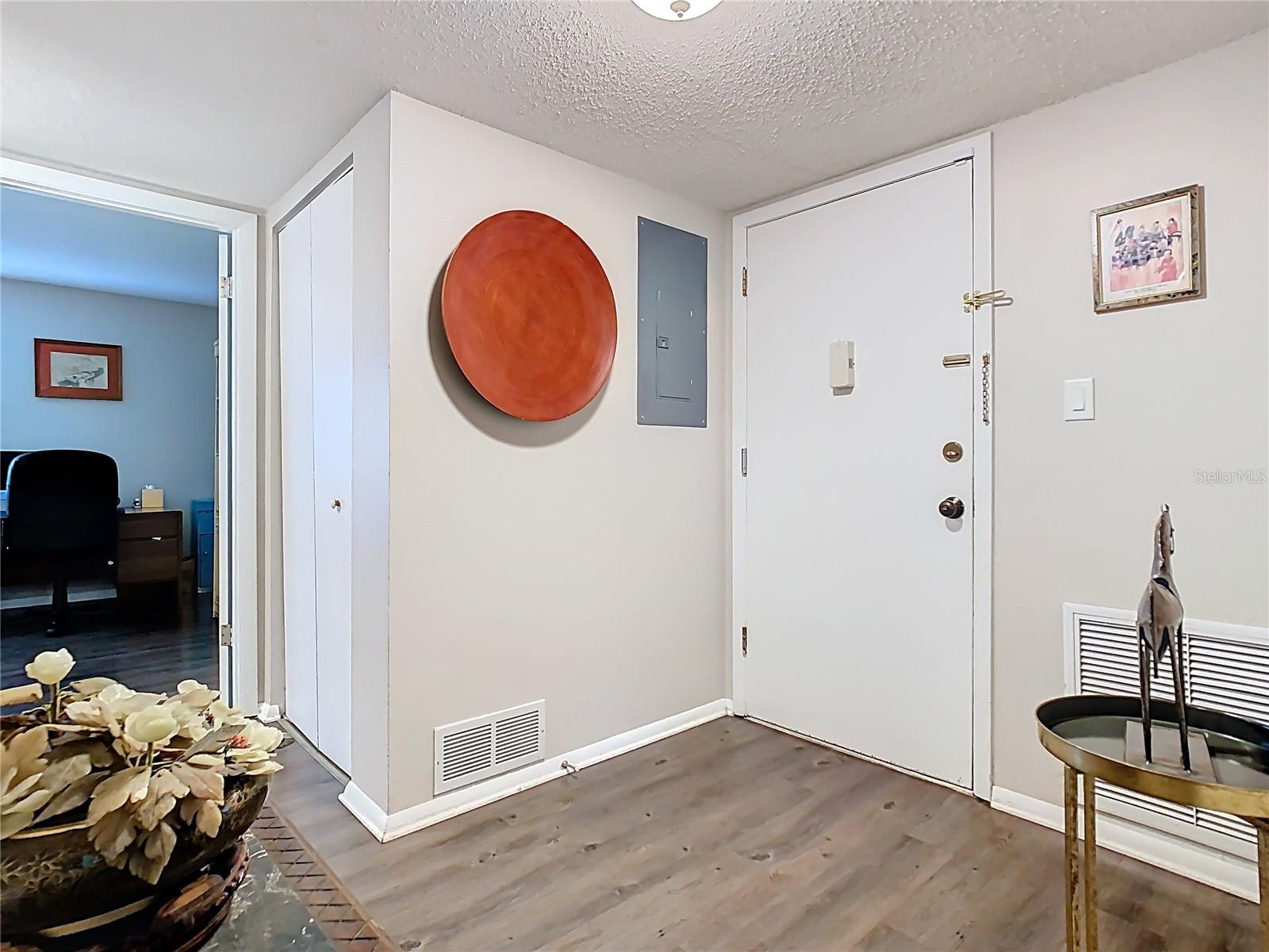 Image 3 of 46 For 200 Maitland Avenue 87