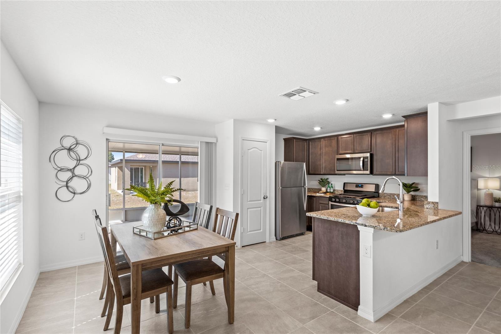 Image 12 of 30 For 392 Kensington View Drive
