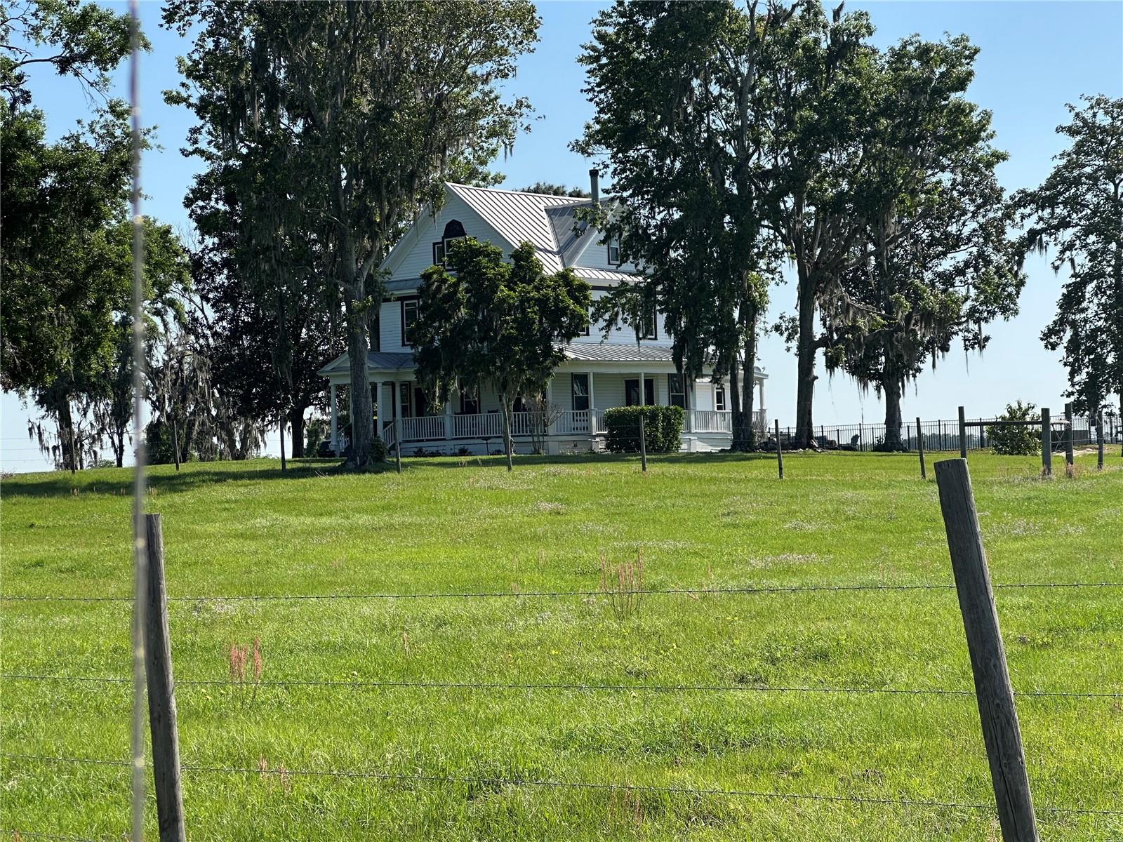 Image 3 of 98 For 13551 20th Avenue