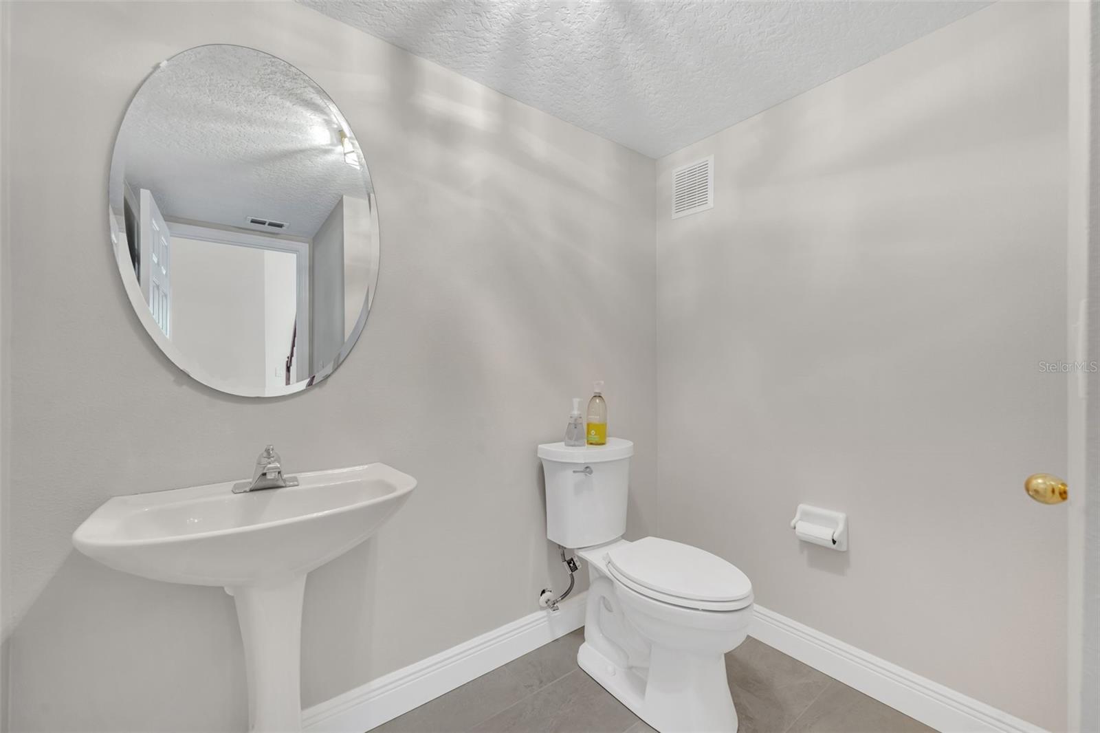Image 11 of 46 For 821 Veranda Place