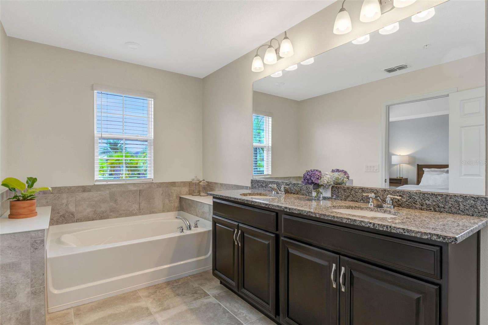 Image 16 of 32 For 9433 Randal Park Boulevard