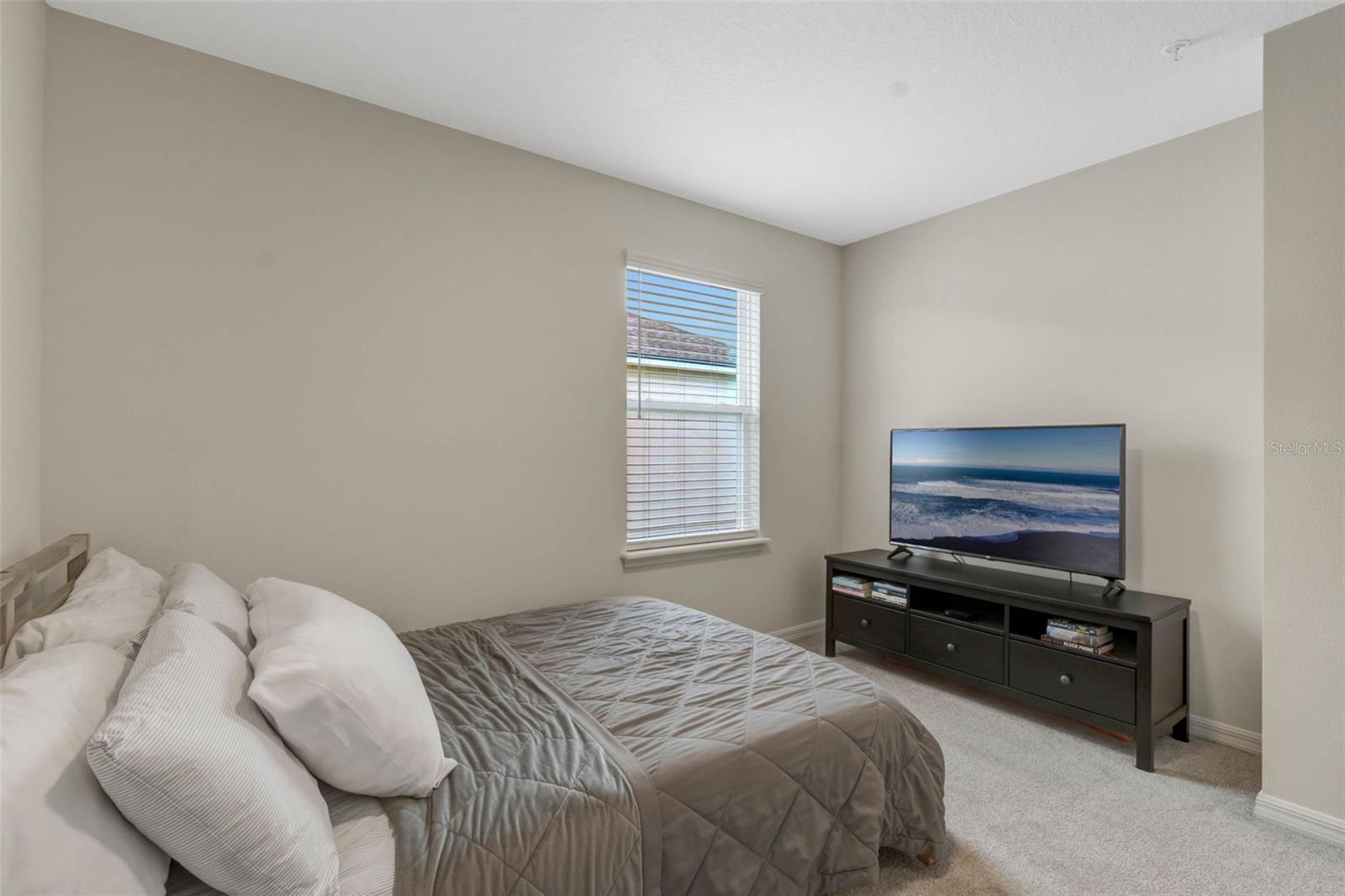 Image 19 of 32 For 9433 Randal Park Boulevard
