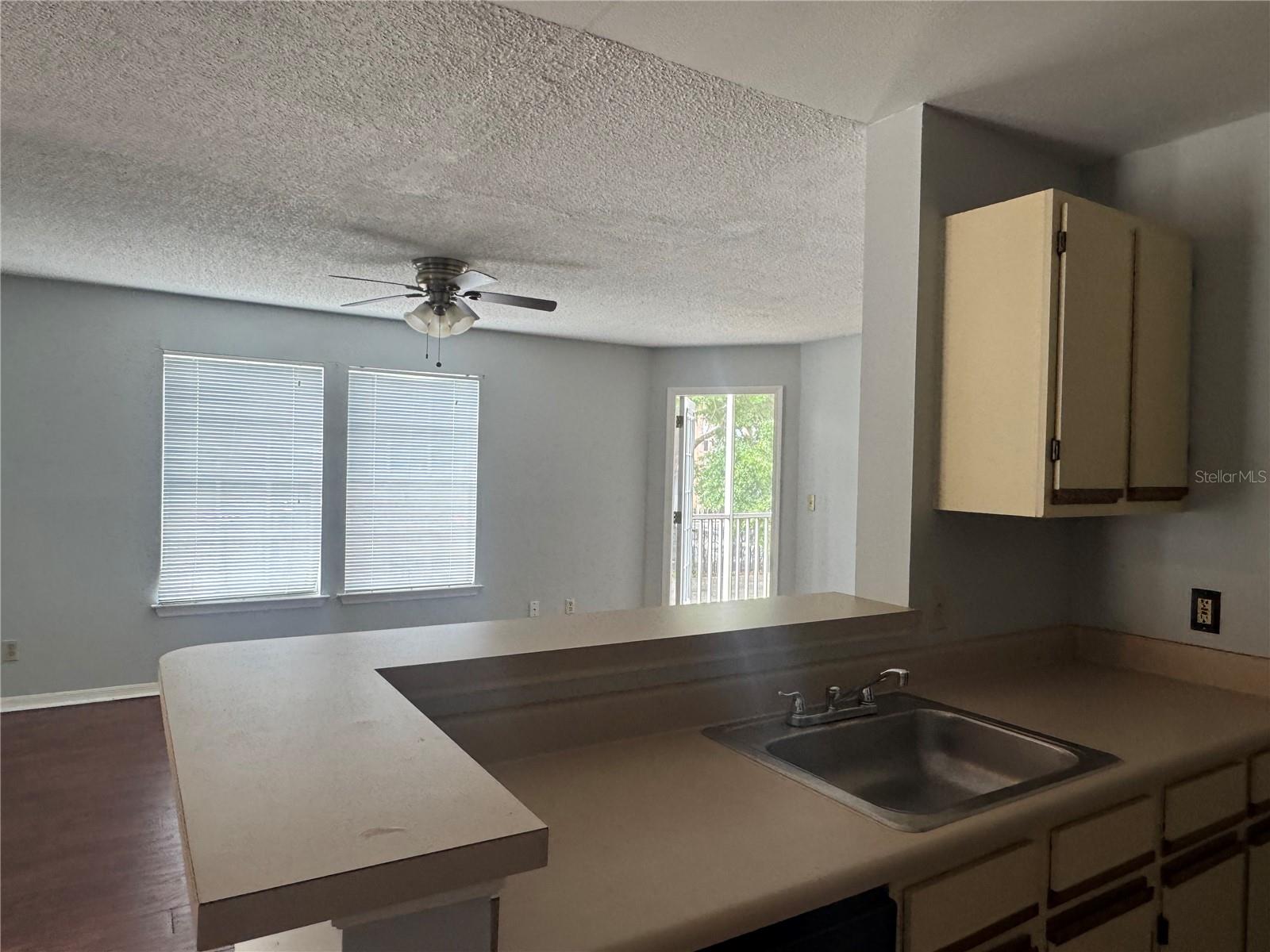 Image 15 of 18 For 6154 Westgate Drive 202
