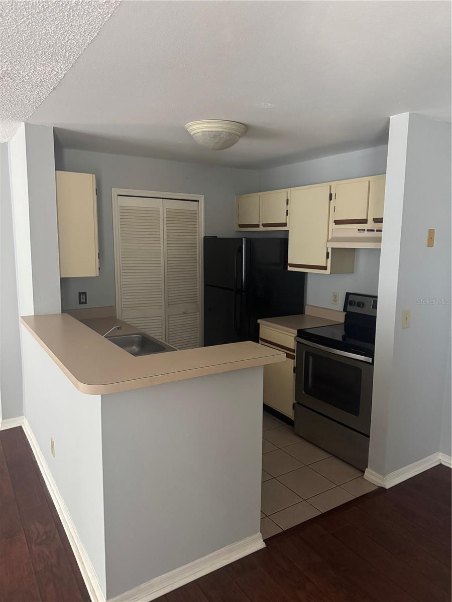 Image 5 of 18 For 6154 Westgate Drive 202