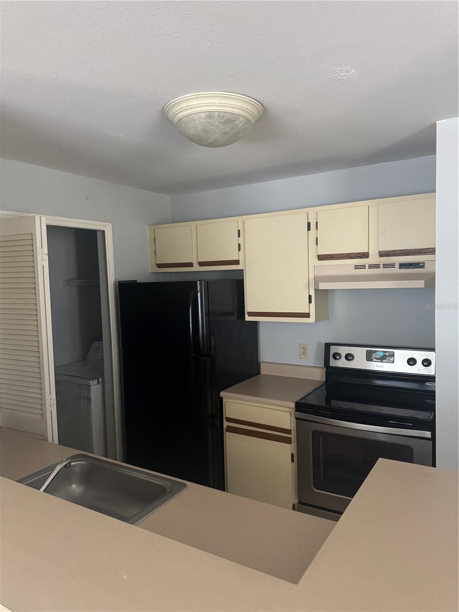 Image 7 of 18 For 6154 Westgate Drive 202