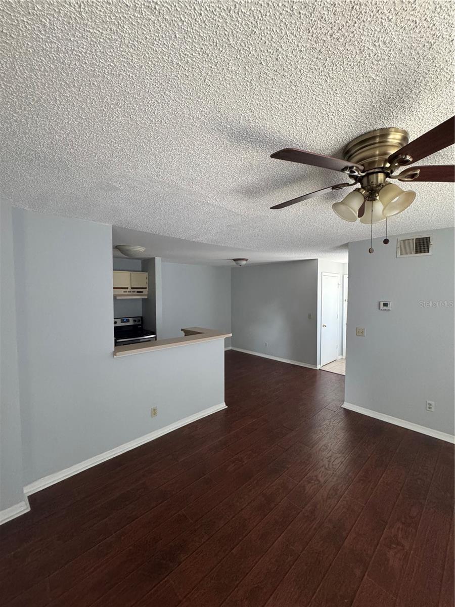 Image 8 of 18 For 6154 Westgate Drive 202