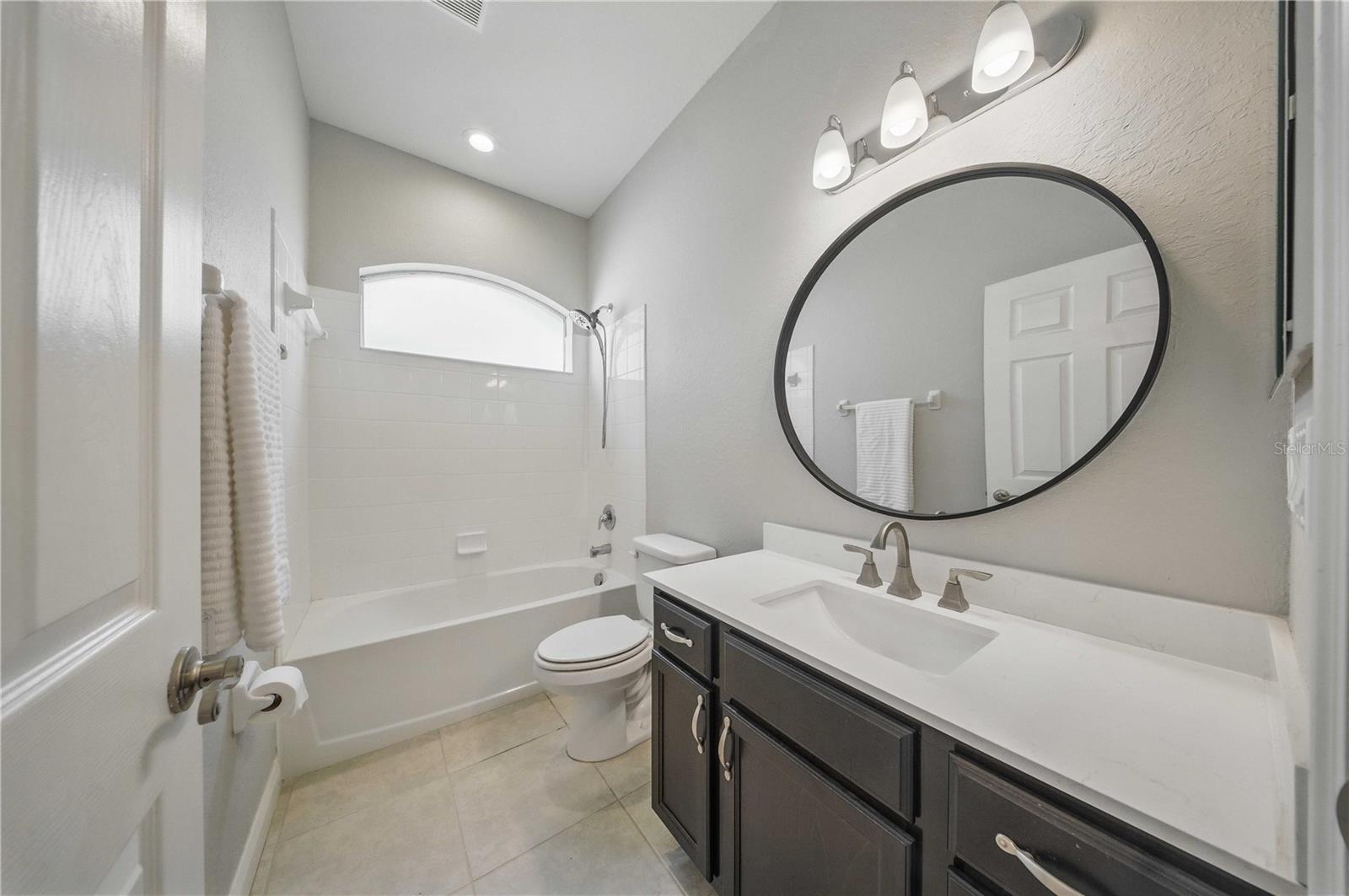 Image 23 of 27 For 5829 Valentino Way