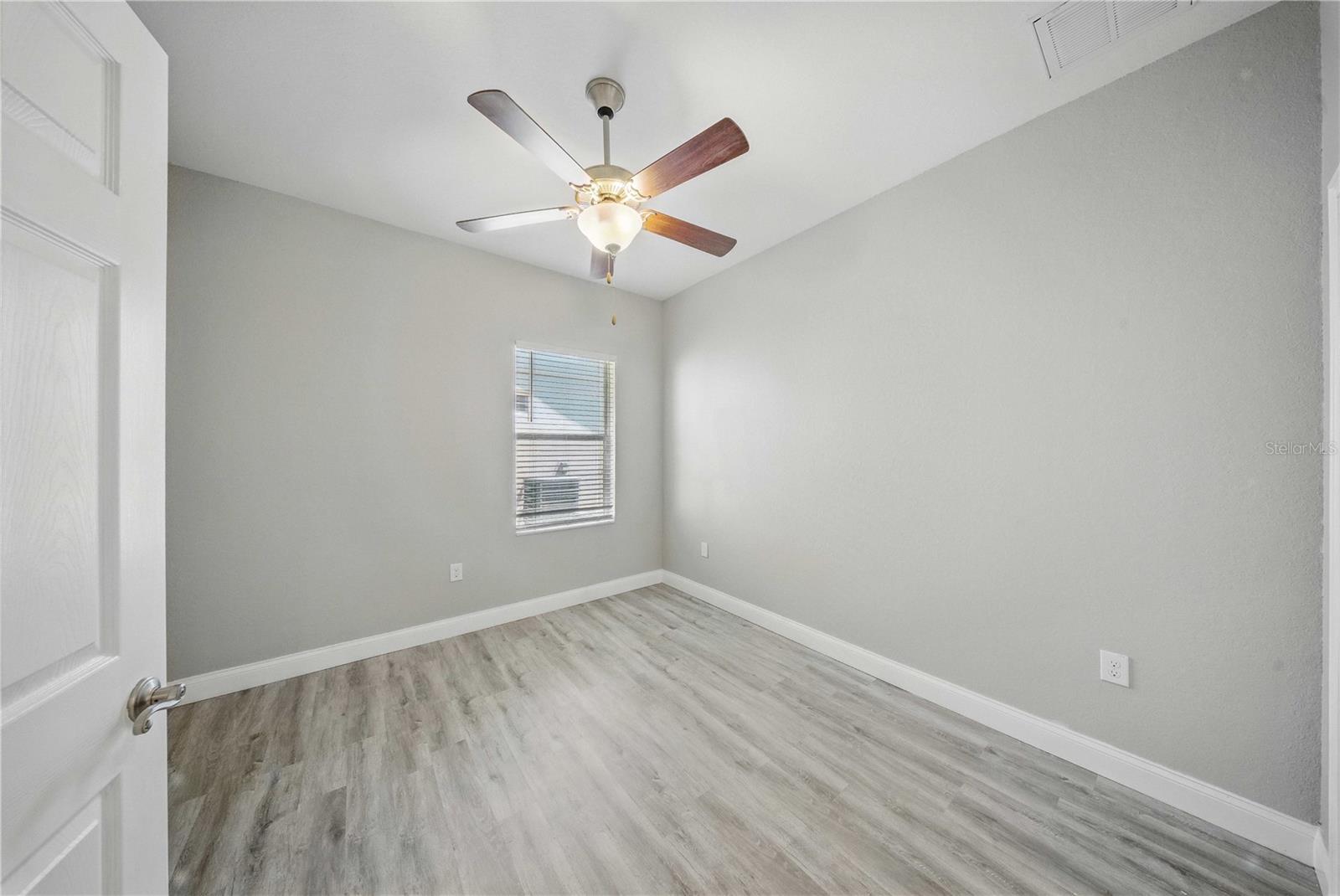 Image 24 of 27 For 5829 Valentino Way