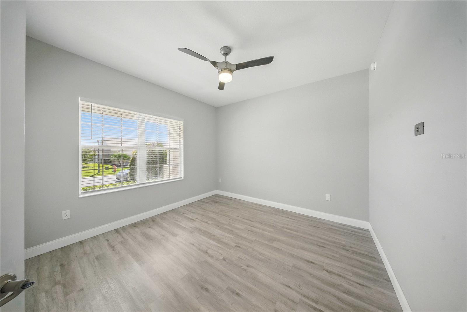Image 6 of 27 For 5829 Valentino Way