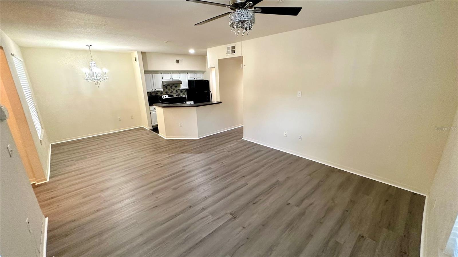 Image 3 of 10 For 5975 Westgate Drive 1114