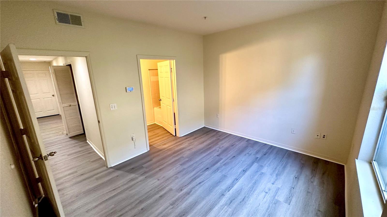 Image 6 of 10 For 5975 Westgate Drive 1114