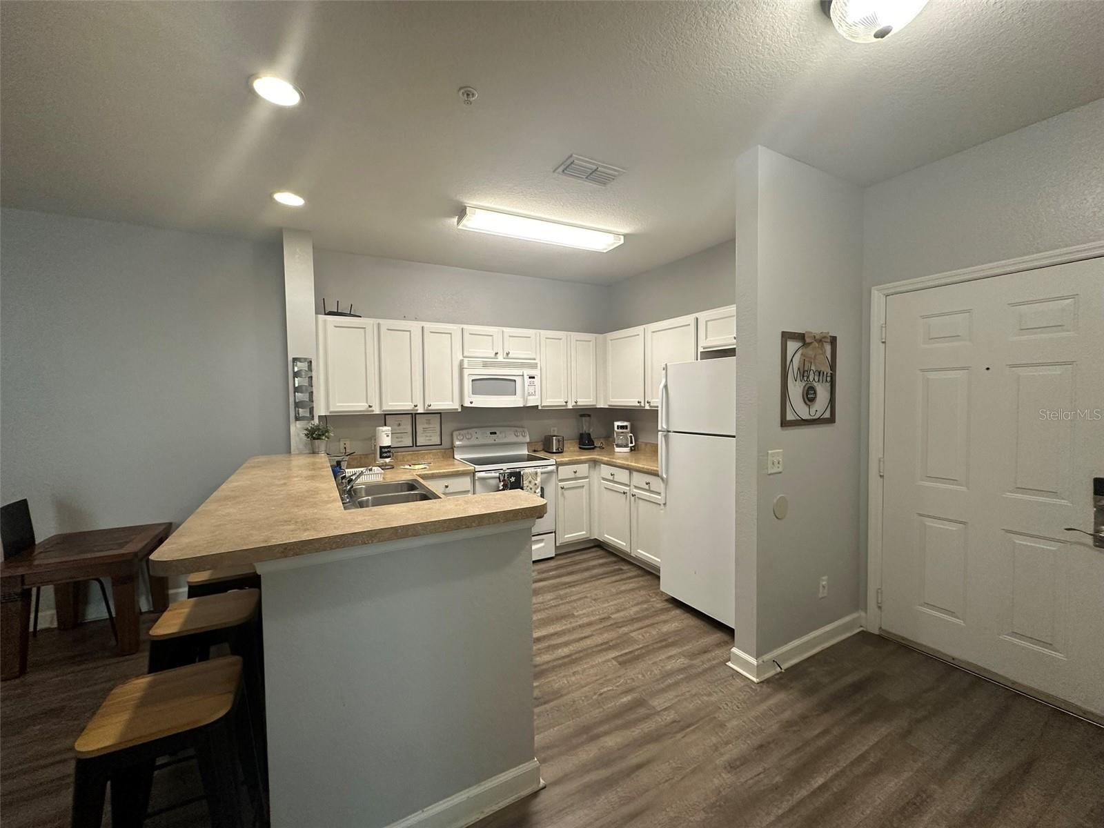Image 11 of 39 For 3176 Feltrim Place 203