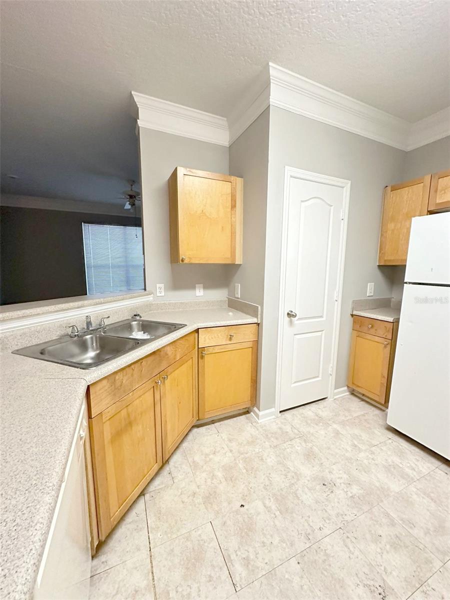 Image 15 of 31 For 8848 Villa View Circle 101