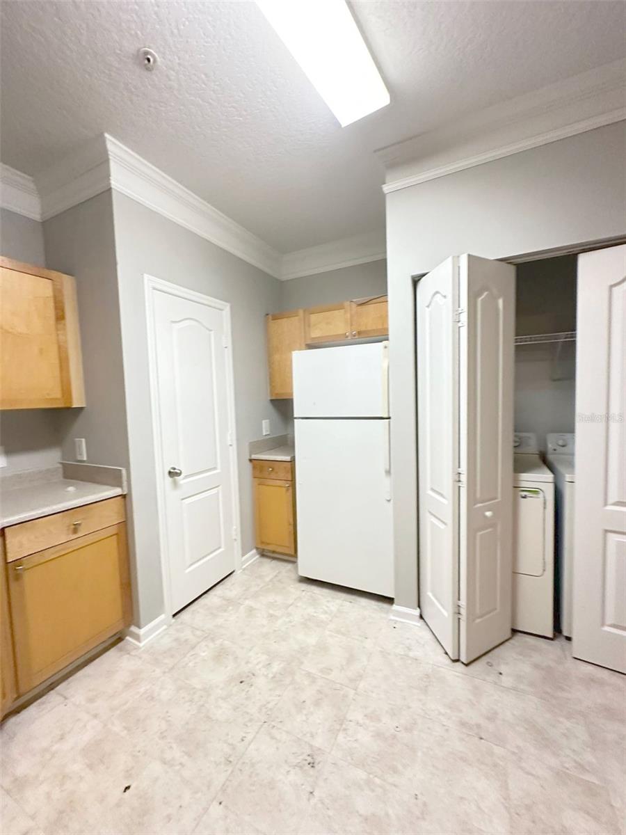 Image 17 of 31 For 8848 Villa View Circle 101