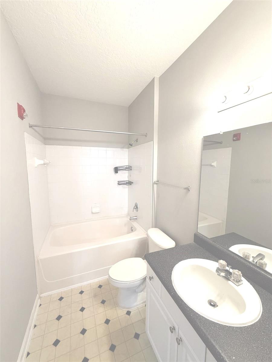 Image 28 of 31 For 8848 Villa View Circle 101