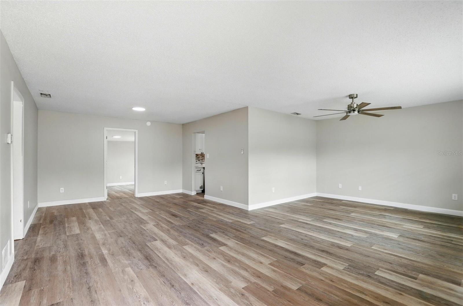 Image 4 of 29 For 916 Spanish Lane