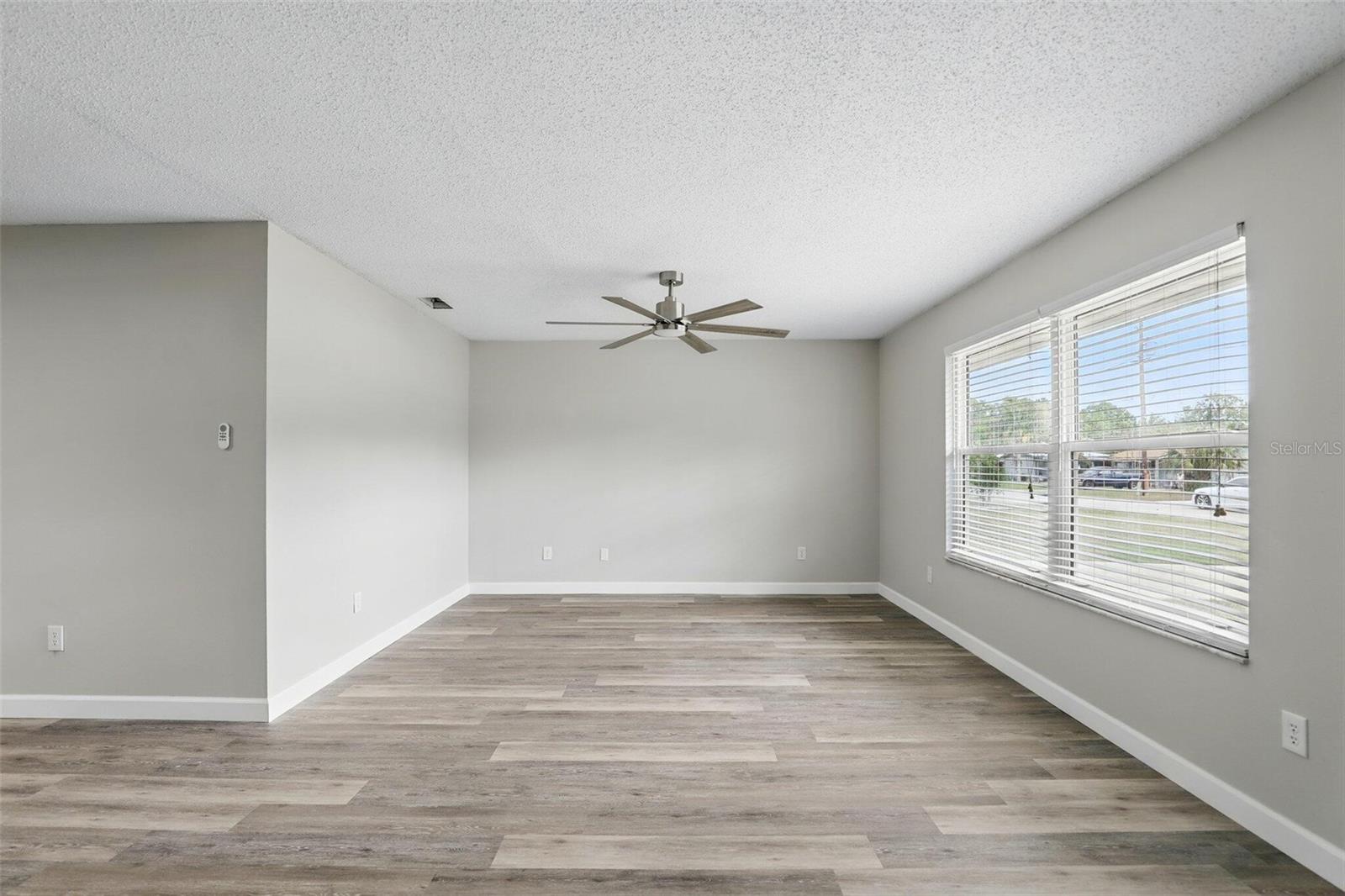 Image 5 of 29 For 916 Spanish Lane