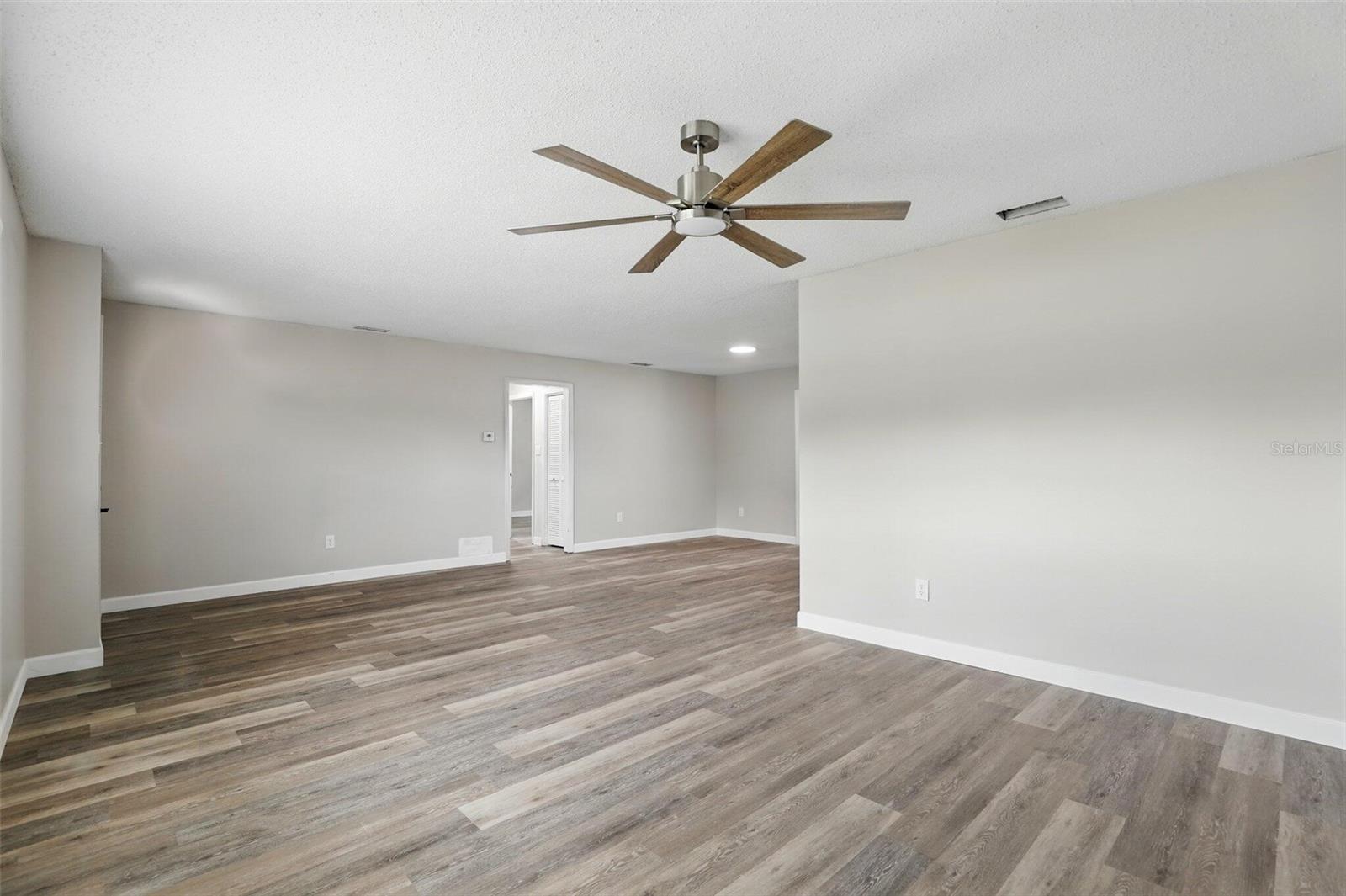 Image 6 of 29 For 916 Spanish Lane