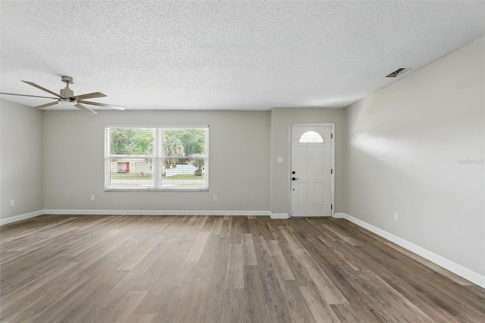 Image 7 of 29 For 916 Spanish Lane