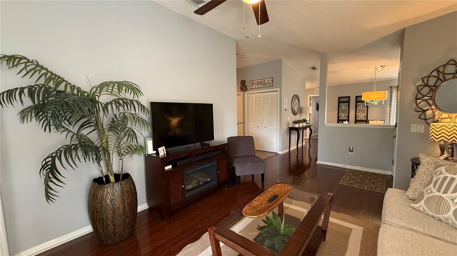 Image 14 of 27 For 8833 Grand Palms Circle B